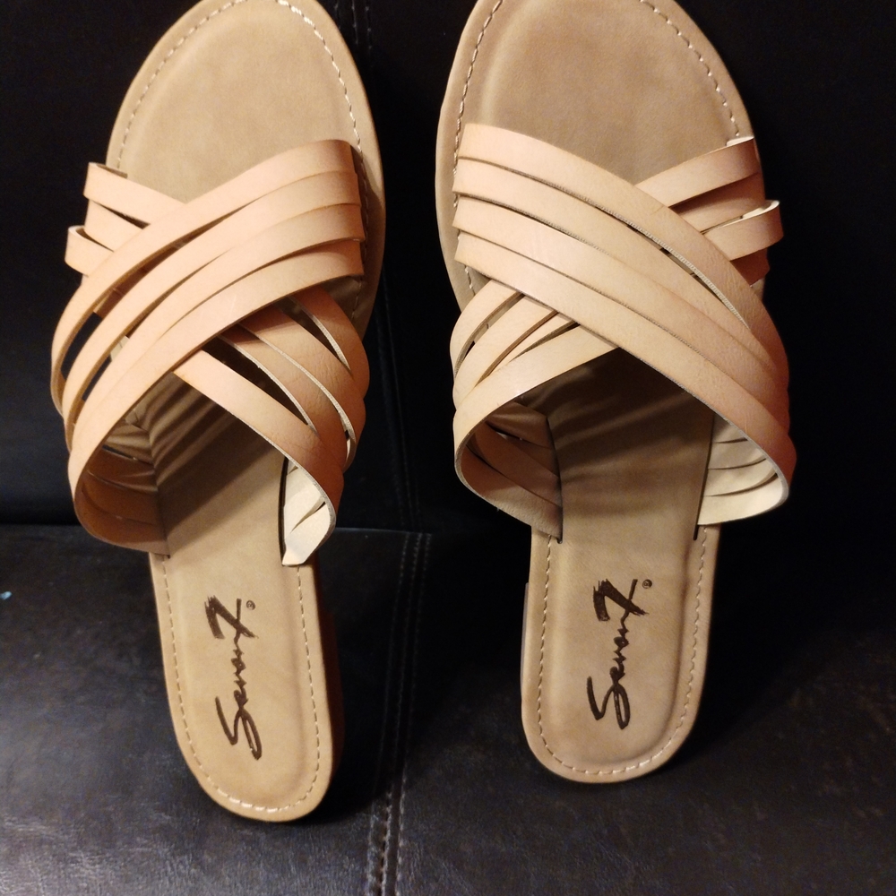 NEW!! Seven 7 Tan Women's Sandals.  Sz 11